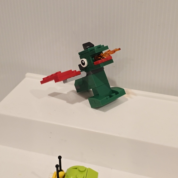 Lego Creative Building Mini Figure Set - Picture 6 of 9